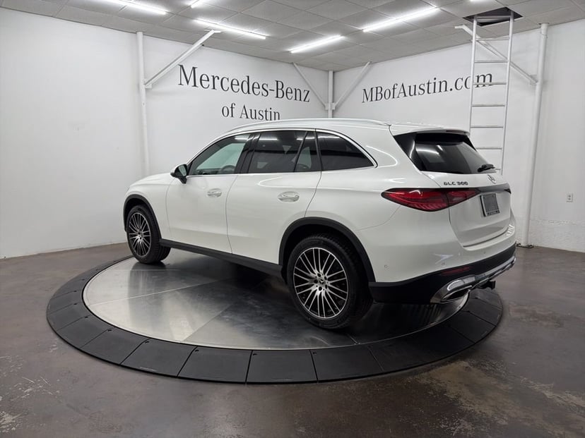 2026 Mercedes-Benz GLC - Image 5