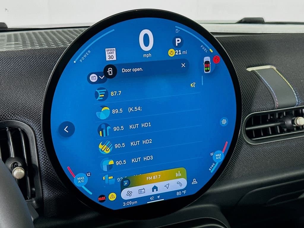 2025 MINI Cooper - Image 11