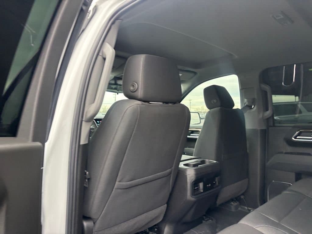 2025 Chevrolet Silverado 1500 - Image 29