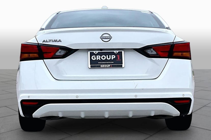 2025 Nissan Altima - Image 5