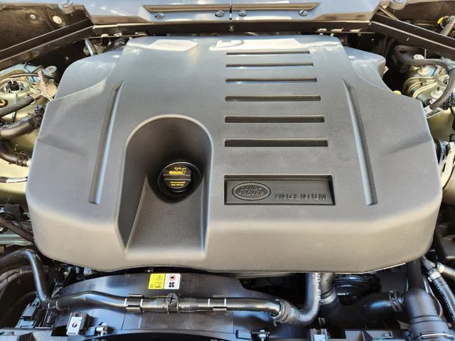 2025 Land Rover Defender 130 - Image 22