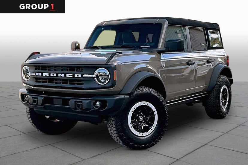 2025 Ford Bronco - Image 1