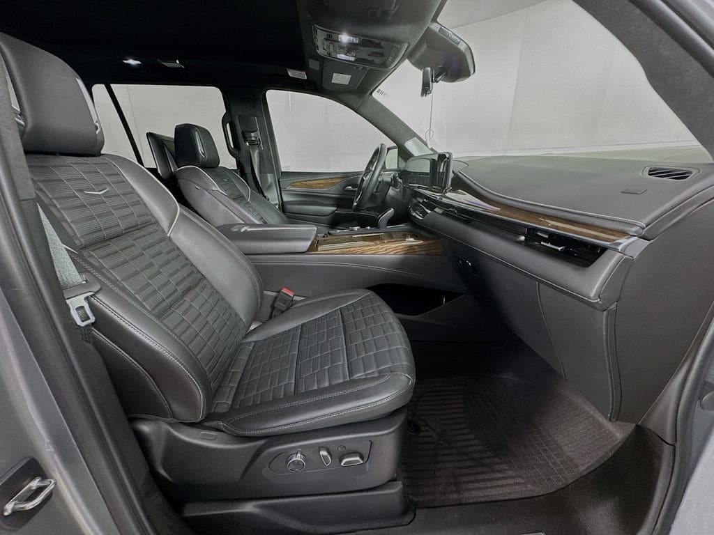 2023 CADILLAC Escalade - Image 40