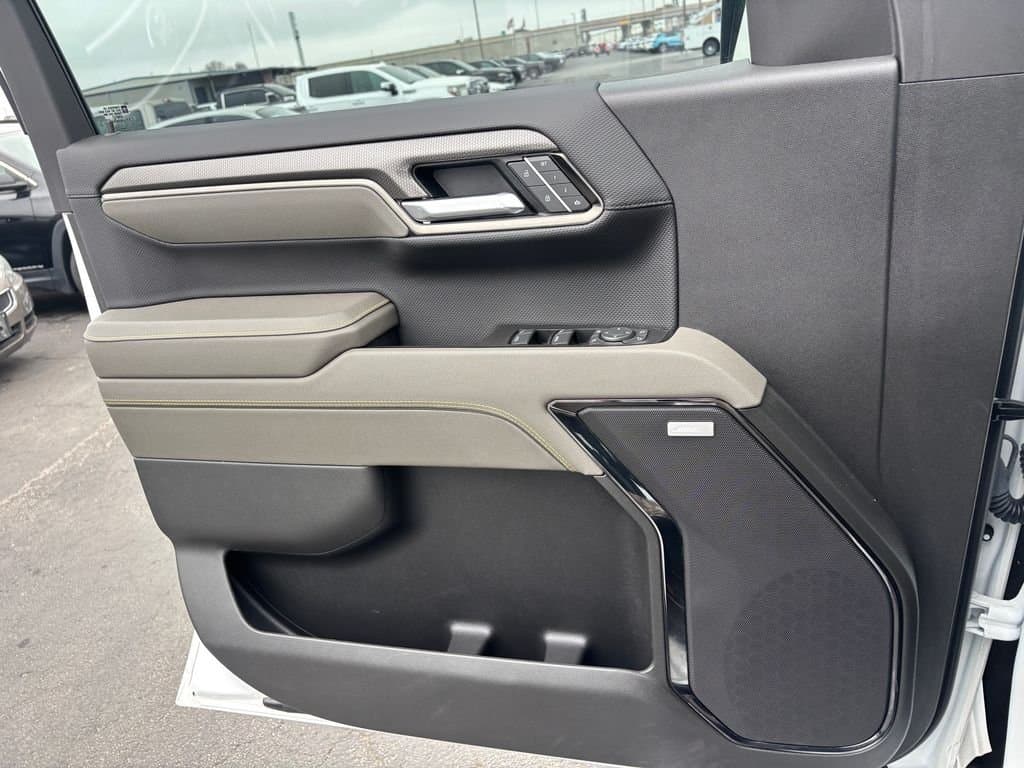 2025 Chevrolet Silverado 1500 - Image 25