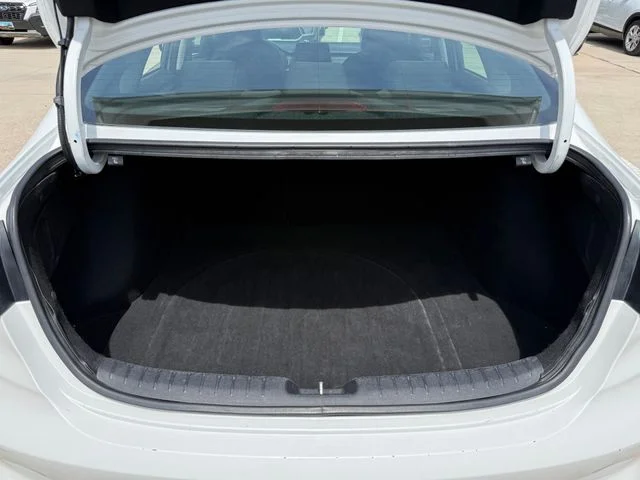 2023 Kia Forte - Image 26