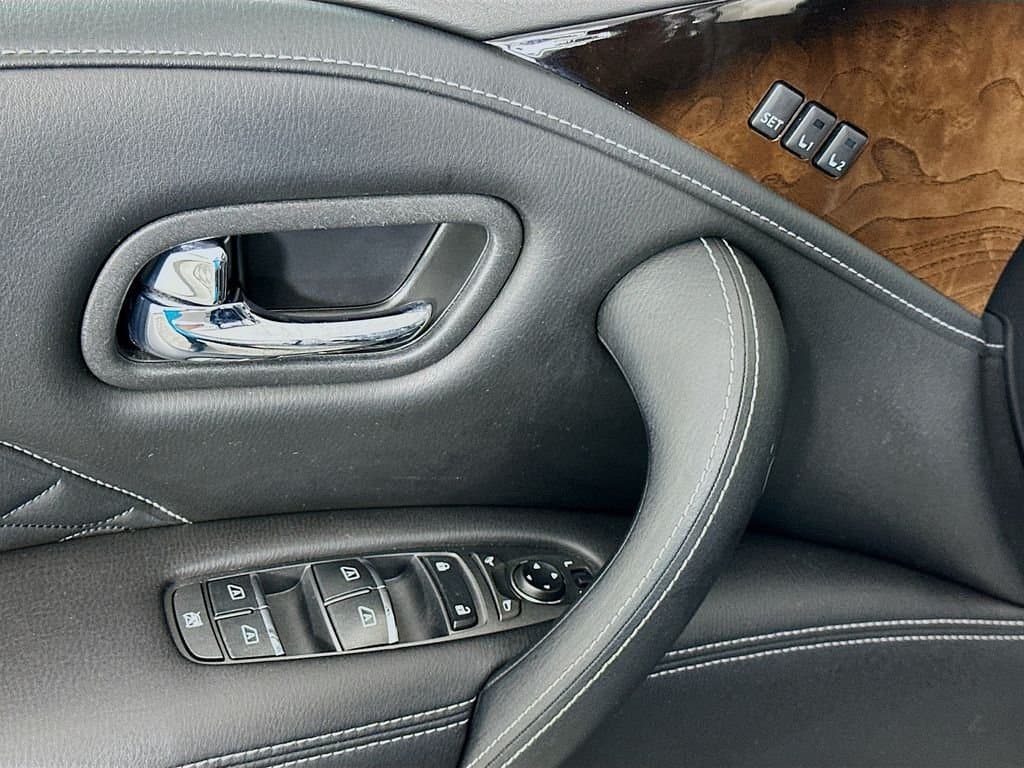 2019 INFINITI QX80 - Image 18