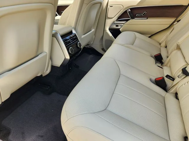2026 Land Rover Range Rover Plug-In Hybrid - Image 19