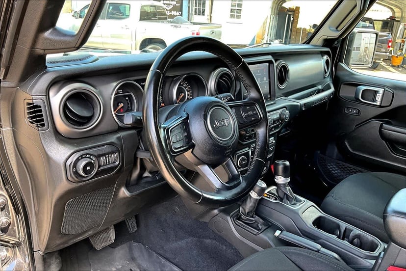 2022 Jeep Wrangler Unlimited - Image 18