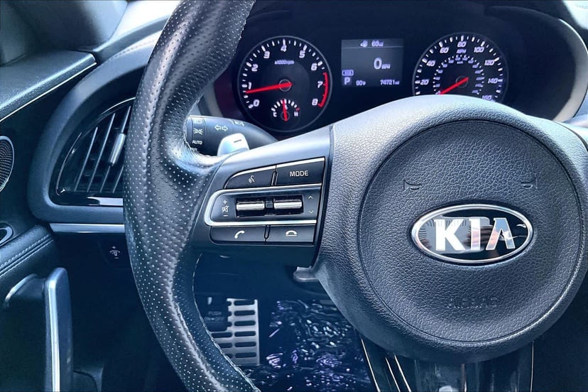 2020 Kia Stinger - Image 23
