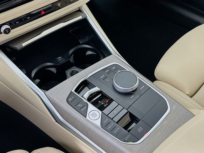 2025 BMW 3 Series - Image 16