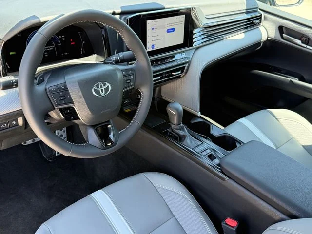 2025 Toyota Camry - Image 9