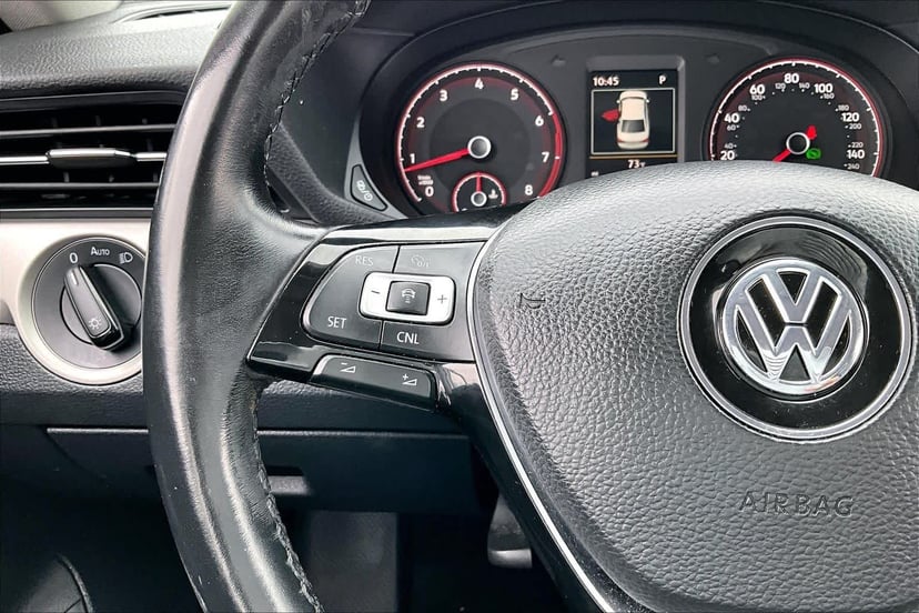 2020 Volkswagen Passat - Image 22
