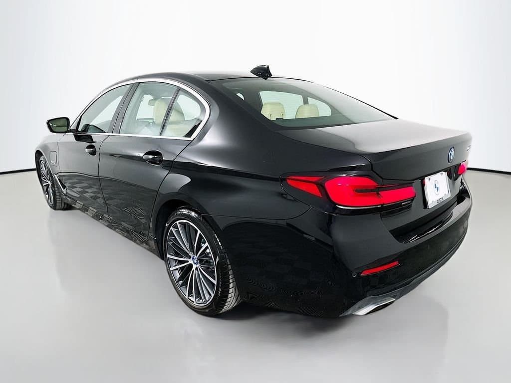 2023 BMW 5 Series - Image 7