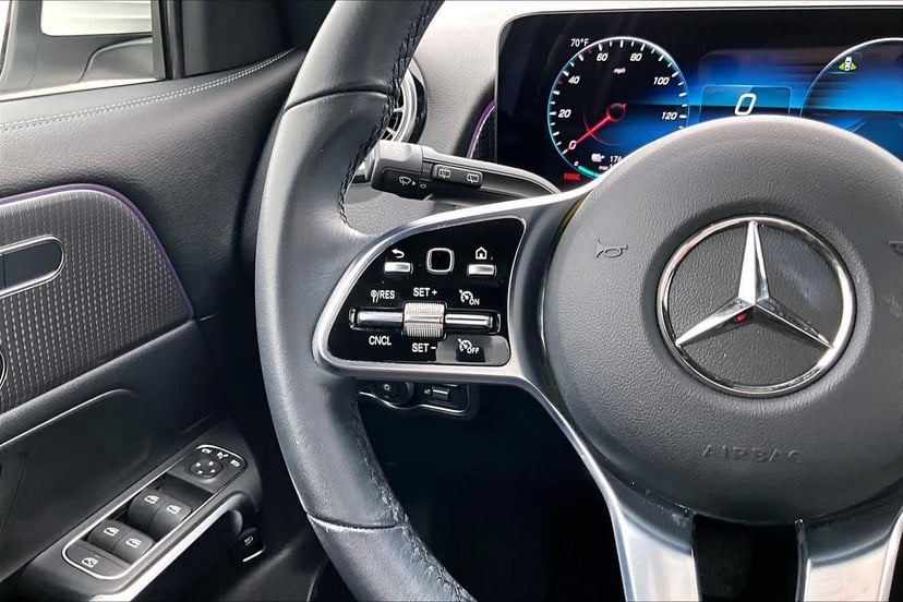 2023 Mercedes-Benz EQB 300 - Image 23