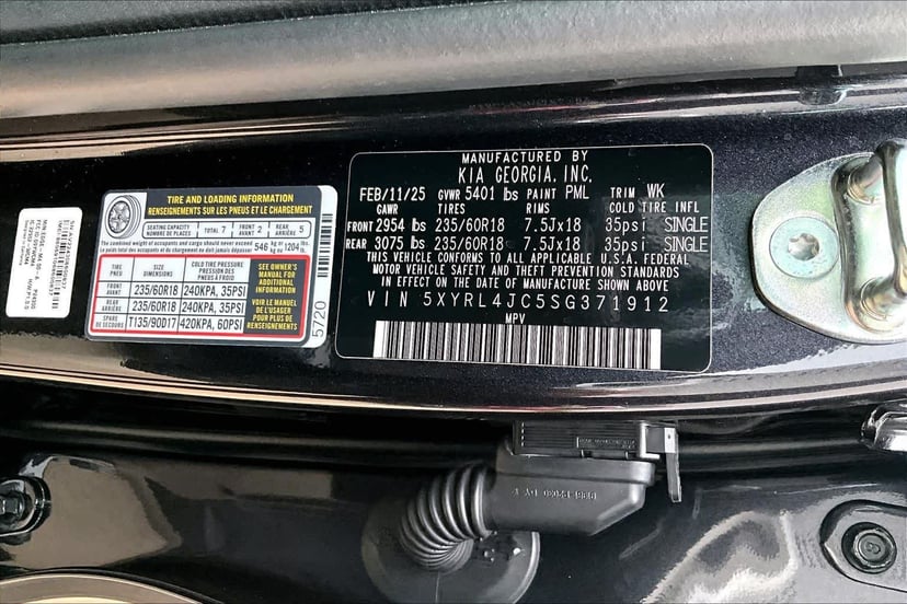2025 Kia Sorento - Image 34