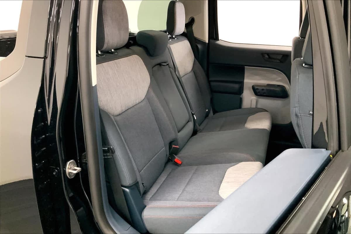 2023 Ford Maverick - Image 16