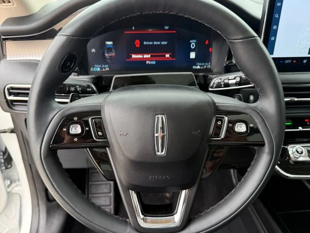 2023 Lincoln Corsair - Image 16
