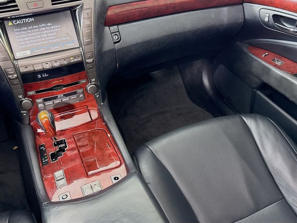2007 LEXUS LS - Image 32