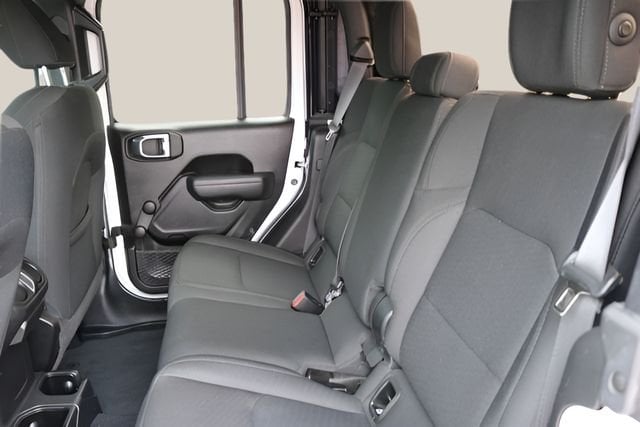 2022 Jeep Gladiator - Image 15