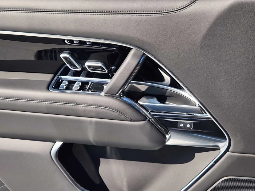 2026 LAND ROVER Range Rover - Image 23