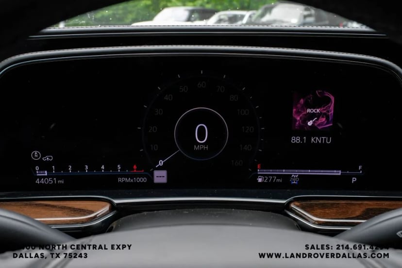 2021 Cadillac Escalade - Image 20
