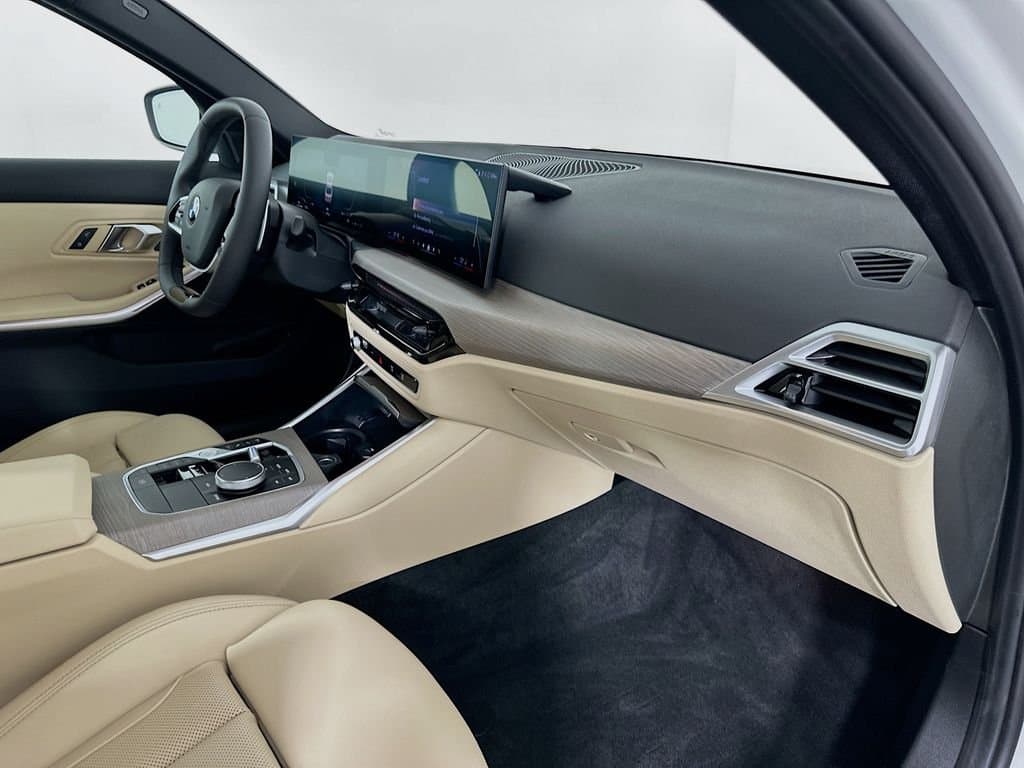 2025 BMW 3 Series - Image 30