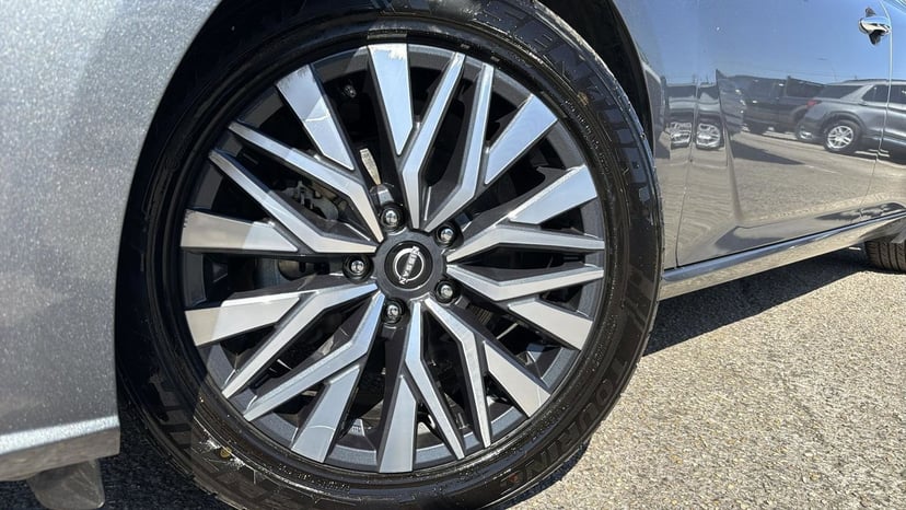 2024 Nissan Altima - Image 9