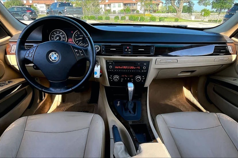 2011 BMW 328i - Image 15