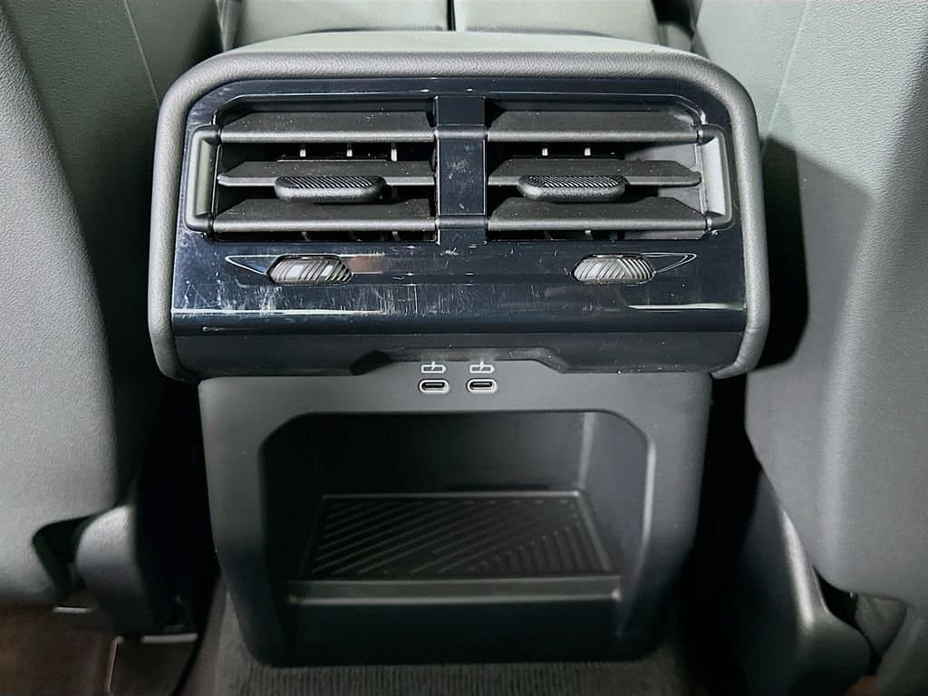 2025 BMW 5 Series - Image 26