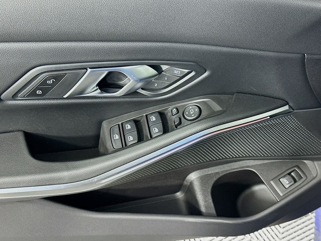 2026 BMW 3 Series - Image 20