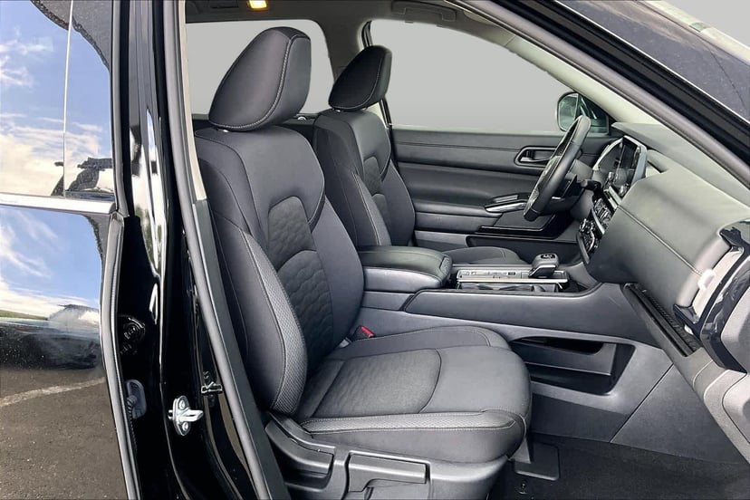 2025 Nissan Pathfinder - Image 9