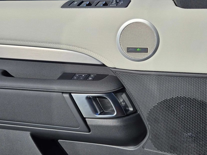 2026 LAND ROVER Discovery - Image 22
