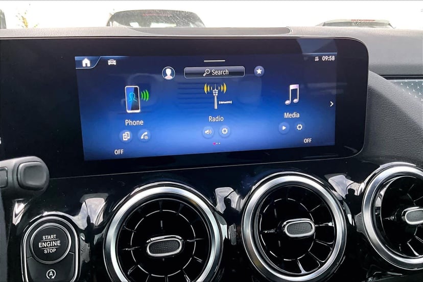 2025 Mercedes-Benz GLA 250 - Image 34