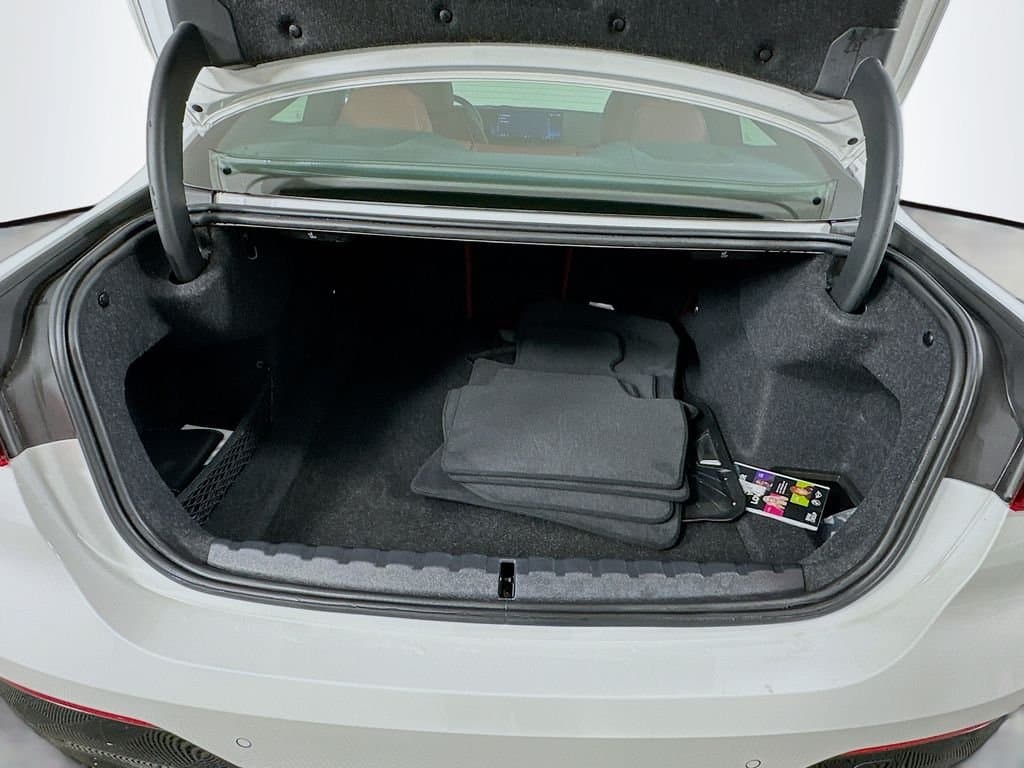 2025 BMW 4 Series - Image 27