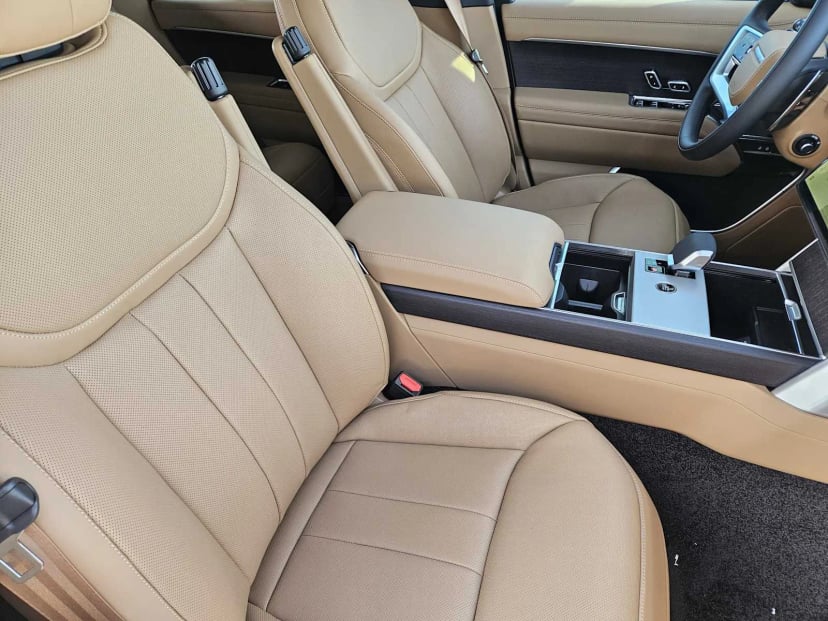 2026 LAND ROVER Range Rover - Image 12