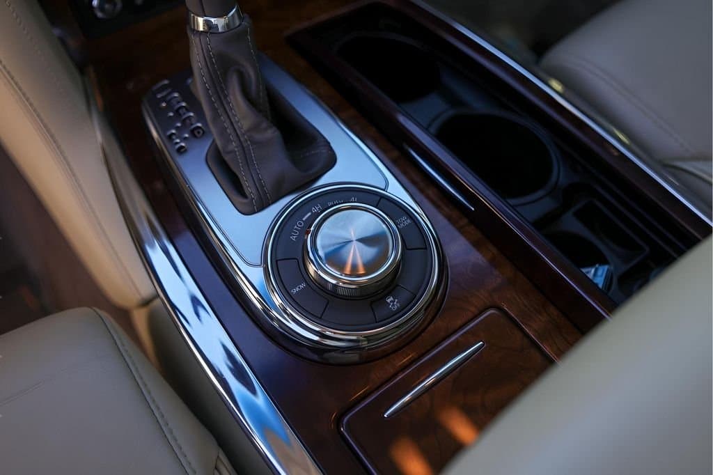 2017 INFINITI QX80 - Image 22