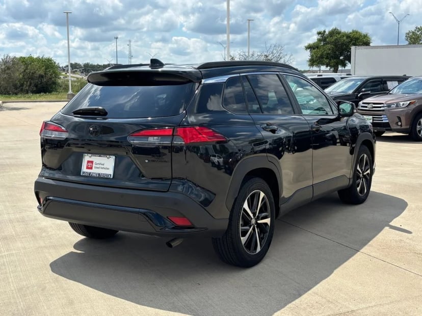 2025 Toyota Corolla Cross - Image 4