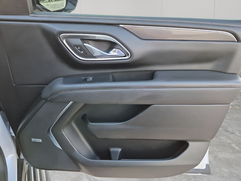 2024 GMC Yukon XL - Image 13