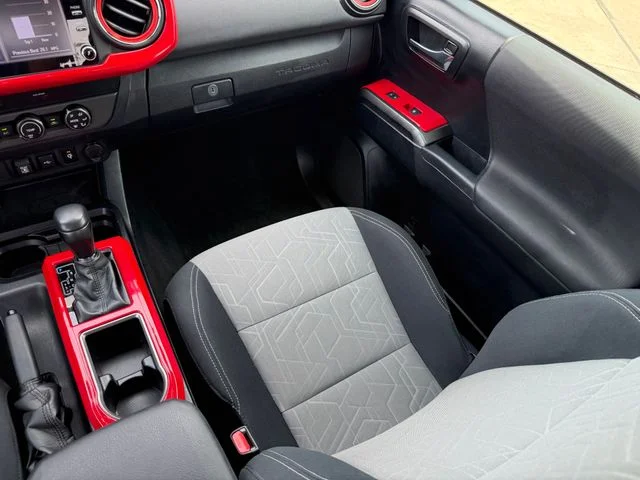 2020 Toyota Tacoma - Image 25