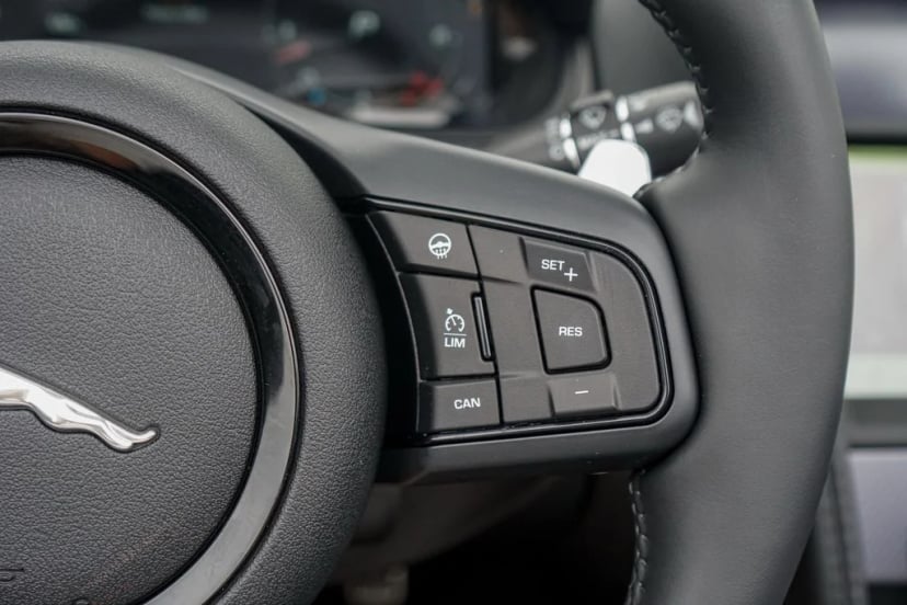 2023 Jaguar F-TYPE - Image 21