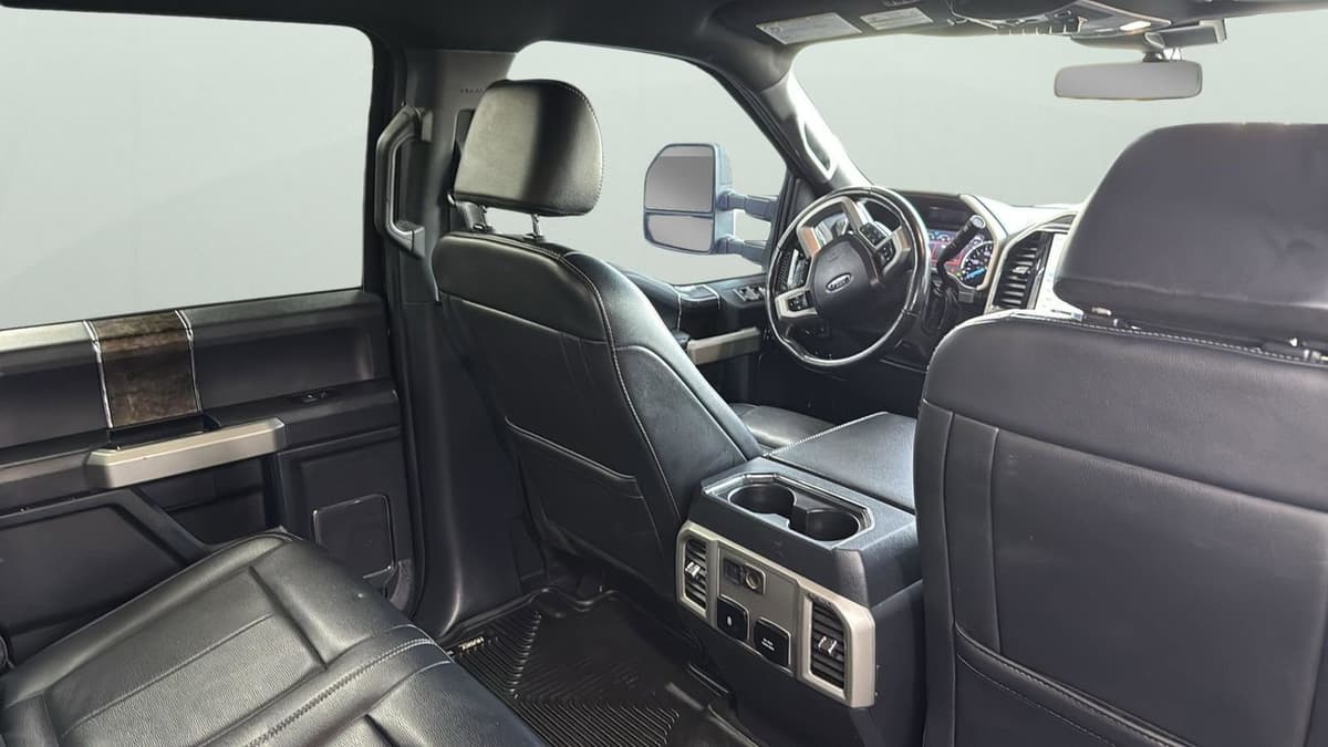 2022 Ford F-350SD - Image 26