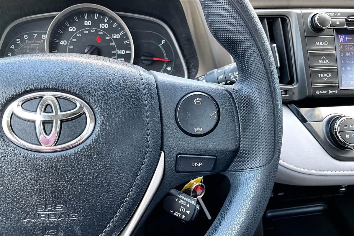 2013 Toyota RAV4 - Image 28