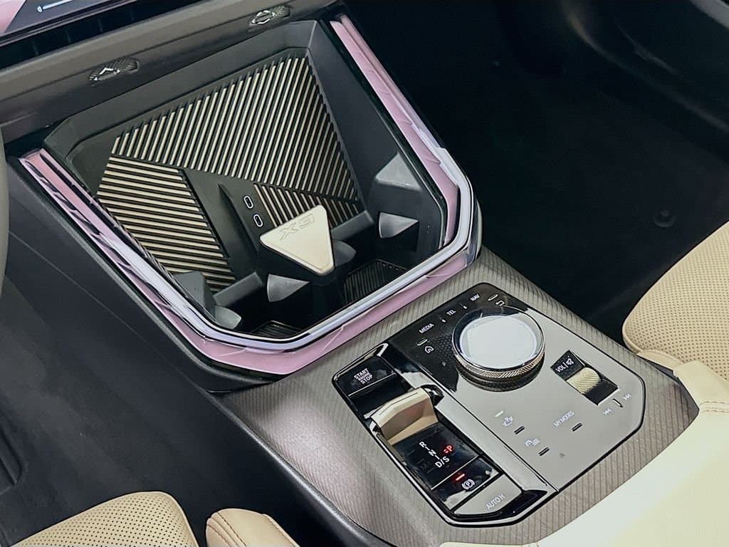 2025 BMW X3 - Image 16