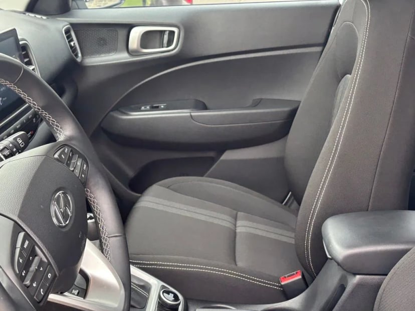 2021 Hyundai Venue - Image 9