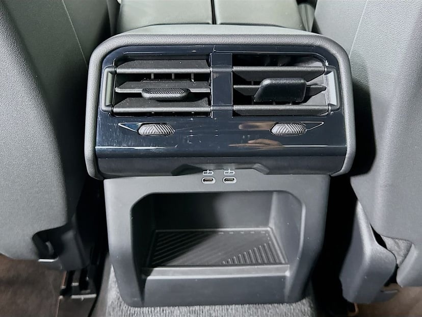 2025 BMW 5 Series - Image 26