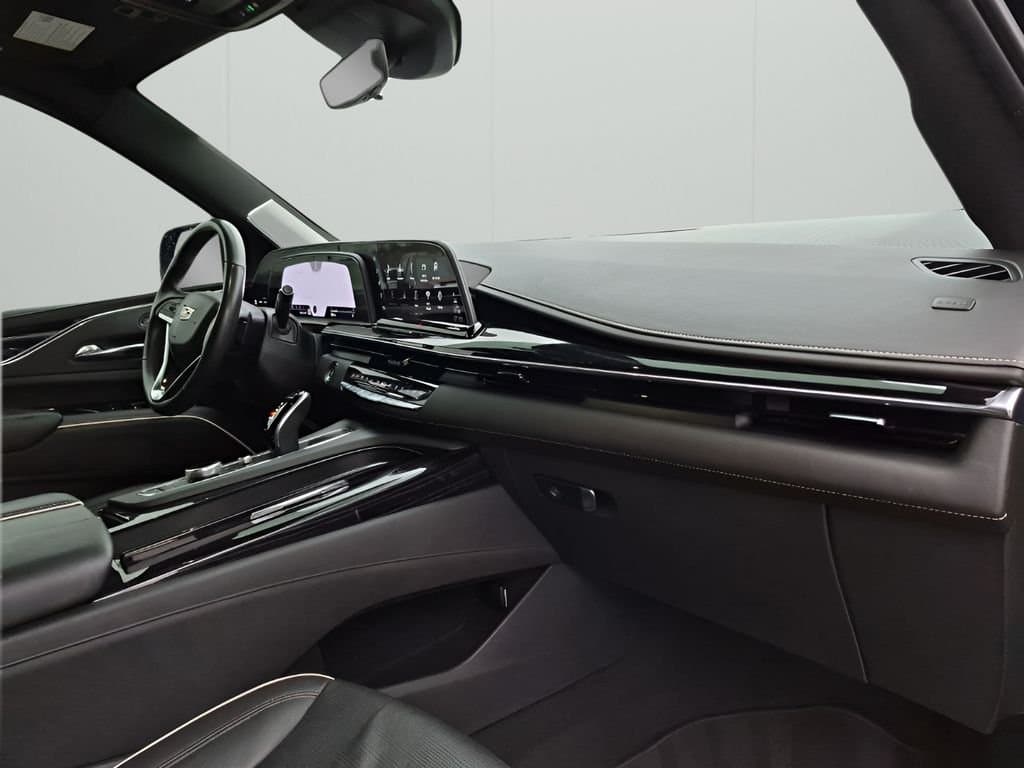 2021 Cadillac Escalade - Image 14