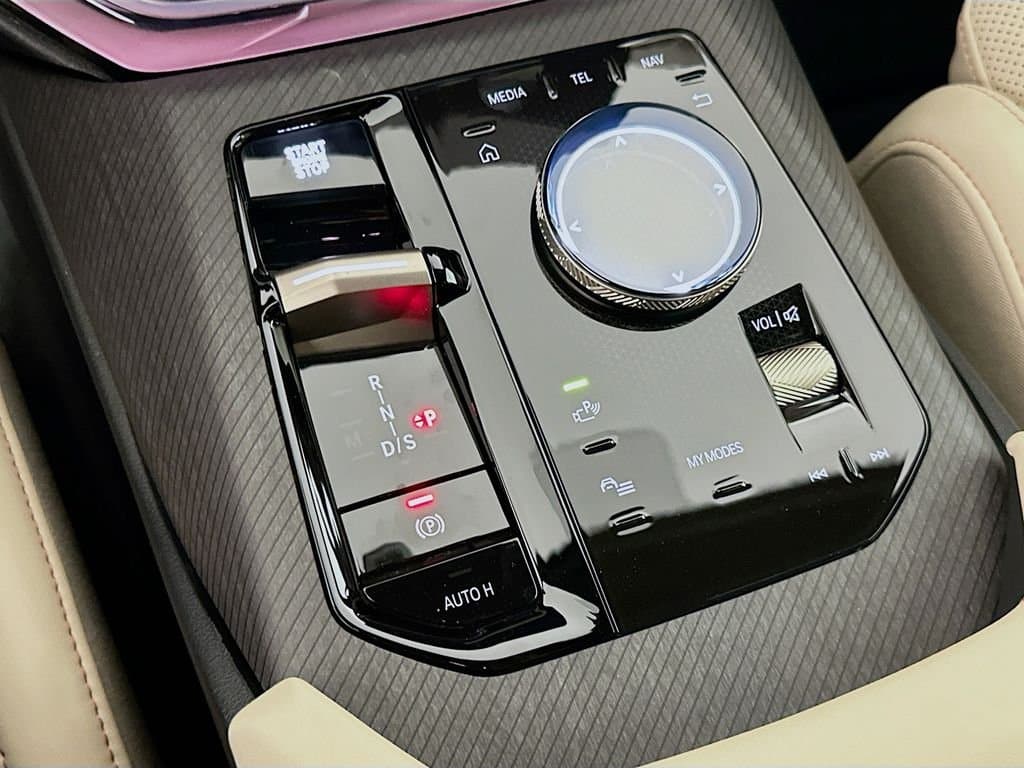 2025 BMW X3 - Image 15