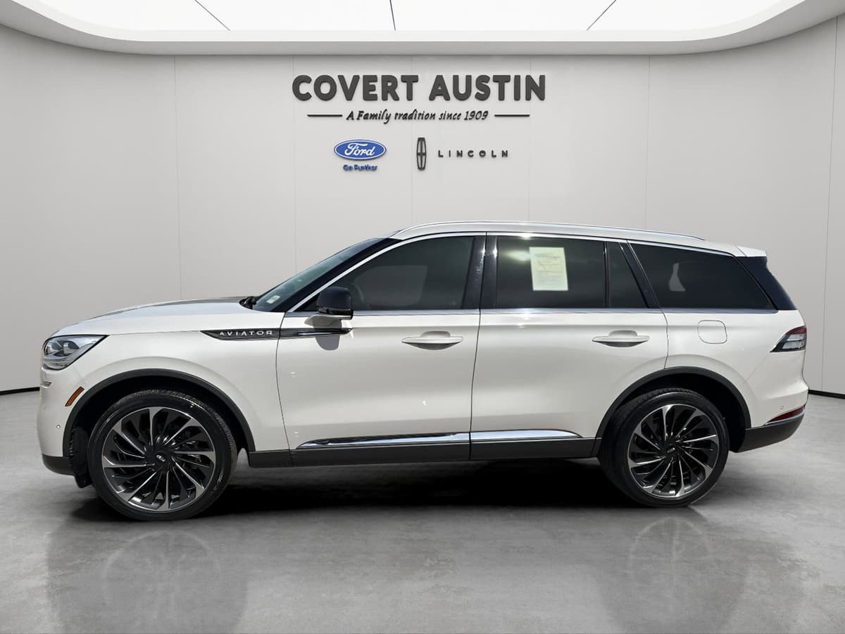2023 Lincoln Aviator - Image 2