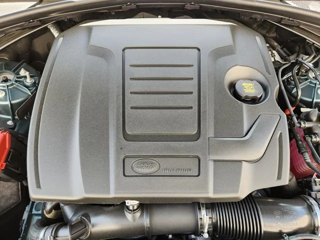 2026 Land Rover Range Rover Velar - Image 20