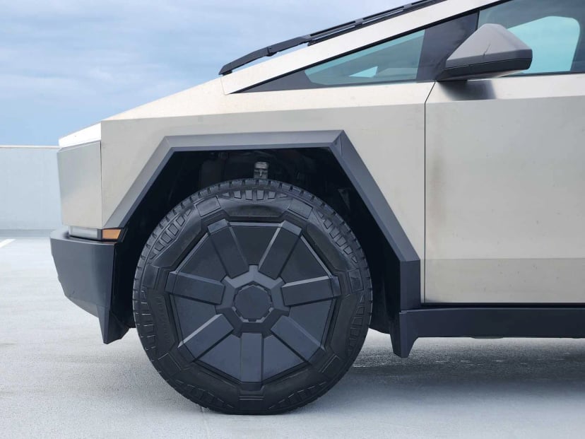 2024 Tesla Cybertruck - Image 9